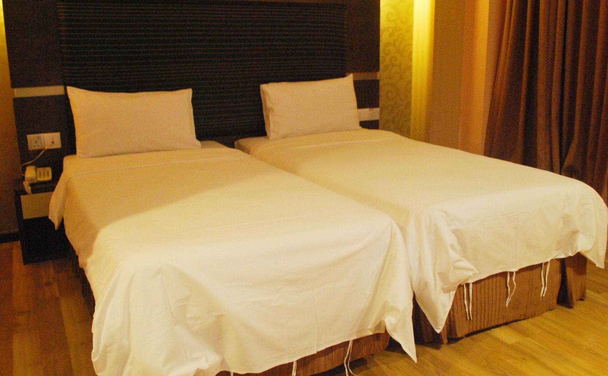 Courtyard Hotel 1Borneo Kota Kinabalu Eksteriør billede
