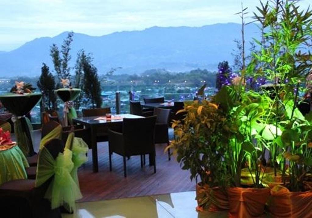Courtyard Hotel 1Borneo Kota Kinabalu Eksteriør billede